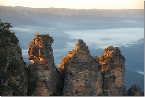 Sunrise at the Three Sisters in the Blue Mountains, Katoomba, Australia