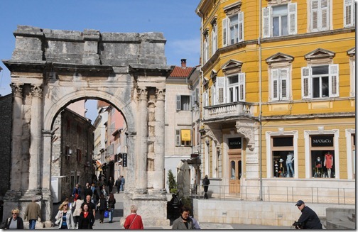 Arch of the Sergii - Roman triumphal arch in Pula, Istria, Croatia