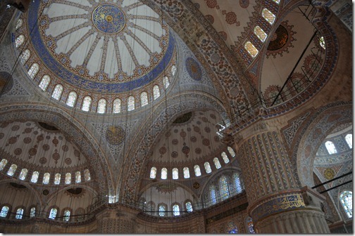 View of the interior ceiling of the Sultan Ahmed (Blue) Mosque (Sultanahmet Camii) in Istanbul, Turkey