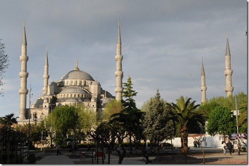 Sultan Ahmed (Blue) Mosque (Sultanahmet Camii) in Istanbul, Turkey