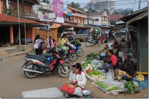 Morning market in Ban Houayxay (Huay Xai), Laos